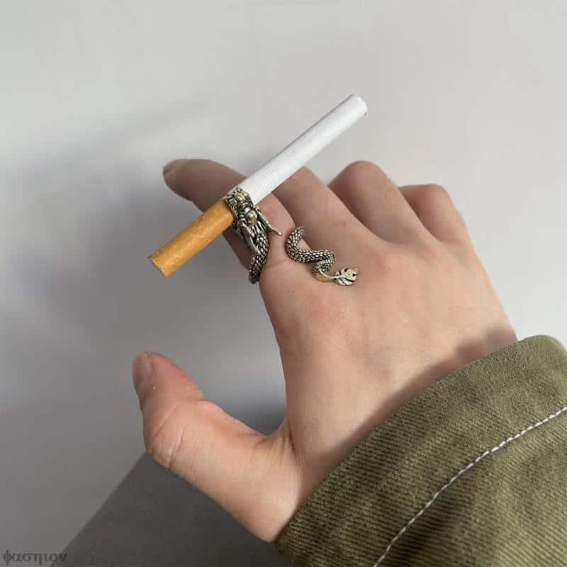 Vintage Dragon Shaped Cigarette Ring Skull Hand Snake Gadgets Men Smoking Pipe Accessory Unique Vintage Cigar Ring Anti-Hot Ring