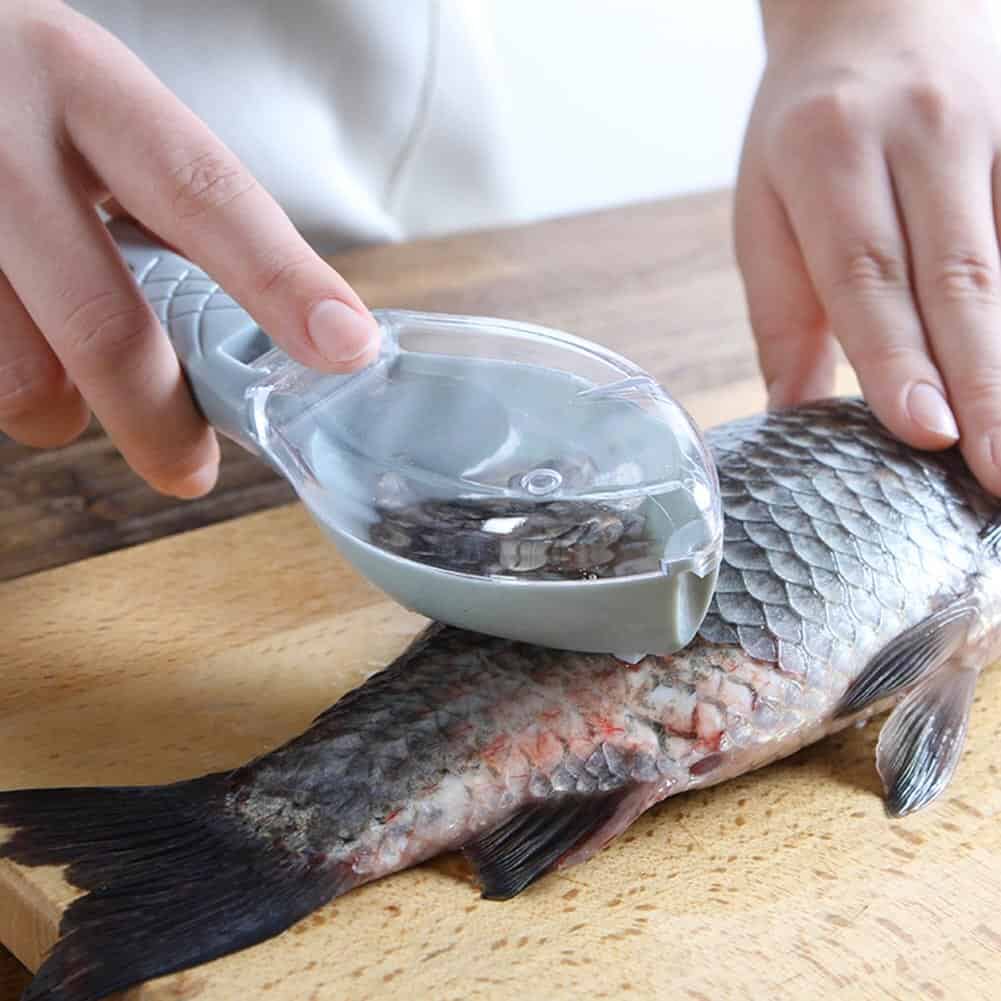 Plastic Knife Cleaning Peeler Flying-proof Fish Scraping Device Unique Design Ergonomic Handle for Home Kitchen Cooking
