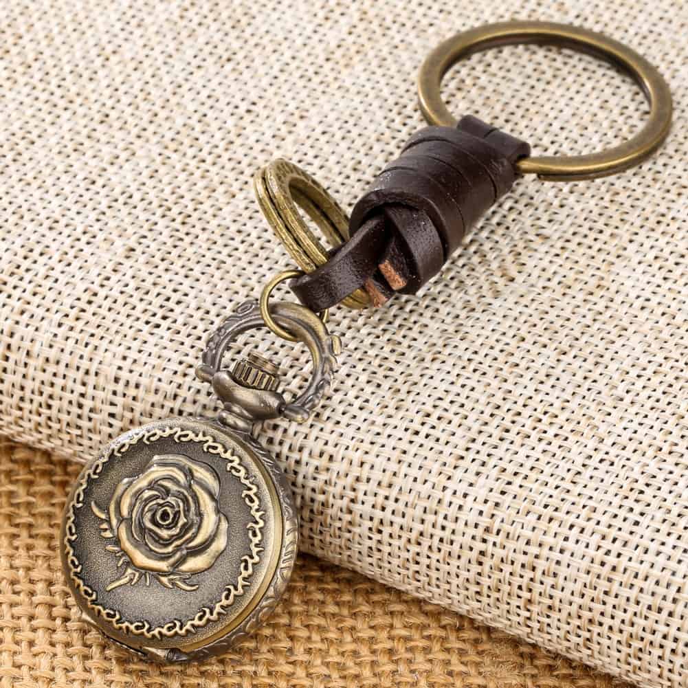 Small Size Clock Retro Bronze Flower Keychain Pocket Watch Quartz Watches Men Ladies Accessory Unique Collectible Birthday Gift